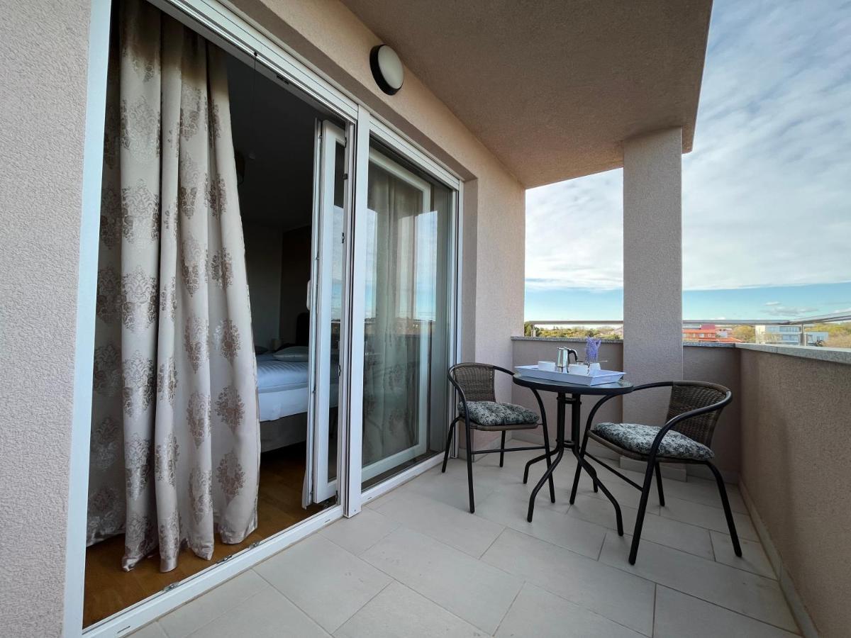 Apartman Yacht ميدولين المظهر الخارجي الصورة