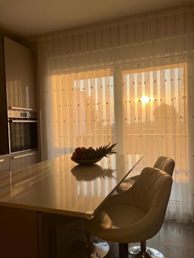 Apartman Yacht ميدولين المظهر الخارجي الصورة